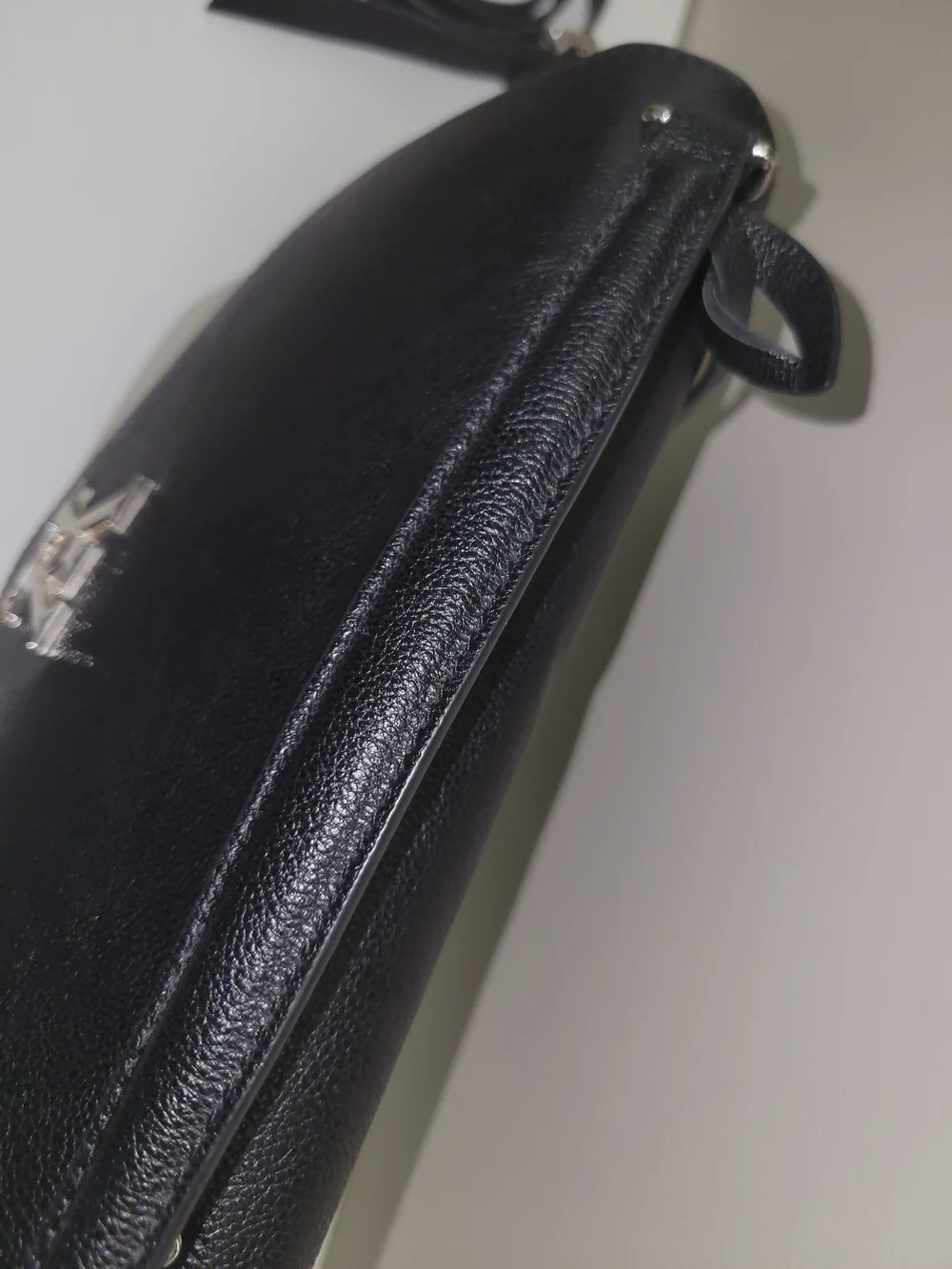 Louis Vuitton elegant louis